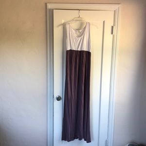Maternity maxi dress